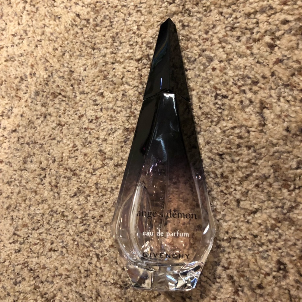 GIVENCHY Perfum